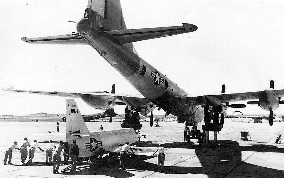 Installation du X-2 sous le EB-50