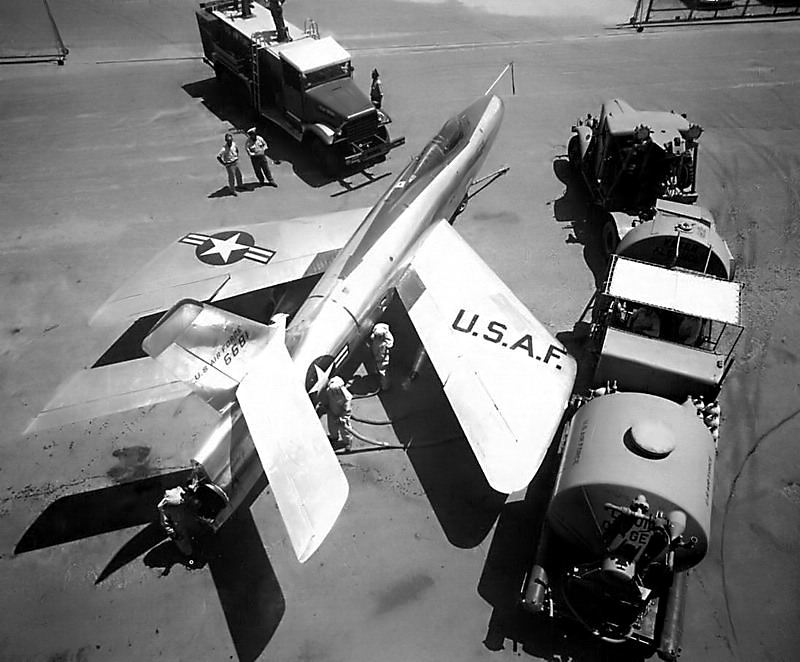 Pas le plus mauvais, mais celui qui consommait le plus, le X-91 Thunderceptor, test&eacute; &agrave; Dryden :son aile &agrave; incidence variable, et &agrave; emplanture plus &eacute;troite que les extr&eacute;mit&eacute;s, ses fus&eacute;es d’appoint et son dr&ocirc;le de train fa&ccedil;on Viggen.