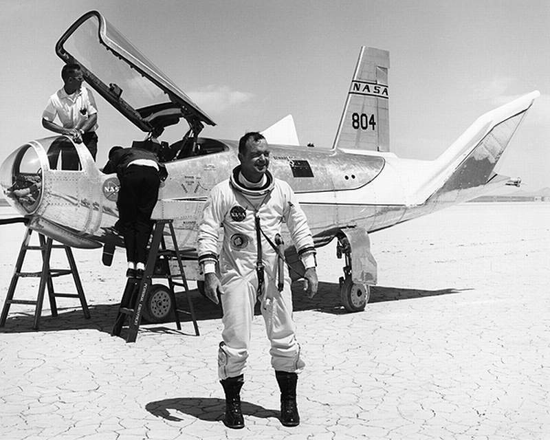 Bill Dana et le HL-10