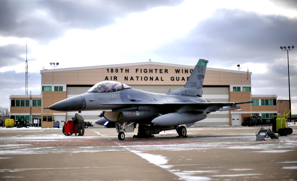 General Dynamics F-16C Block 42 de l'USAF au sol