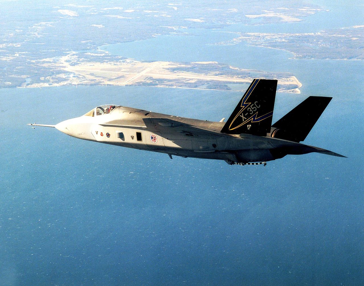 Lockheed-Martin X-35C en vol, vu de côté