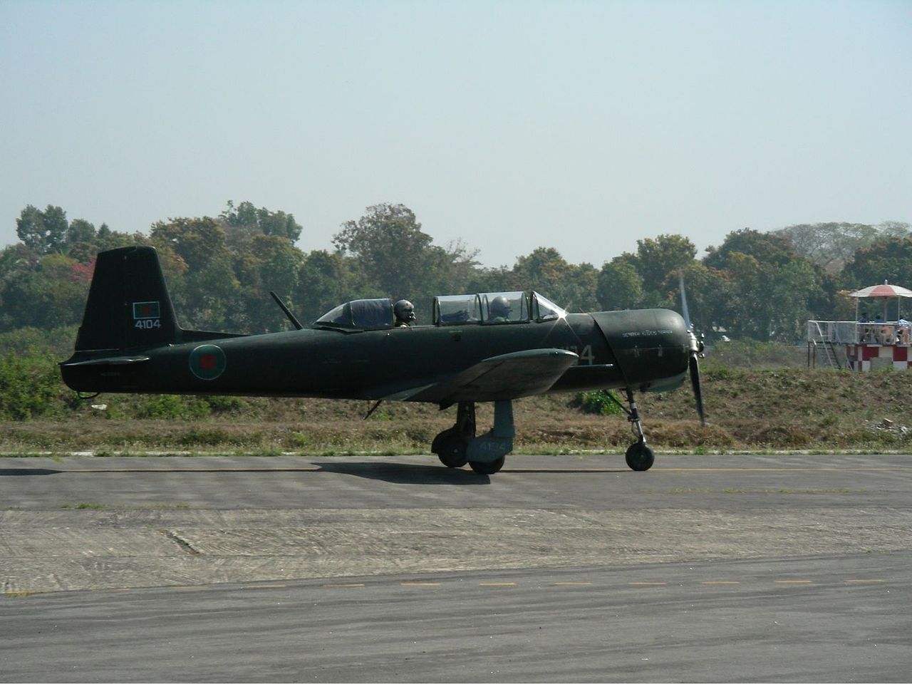 Nanchang CJ-6 (PT-6A) bangladais