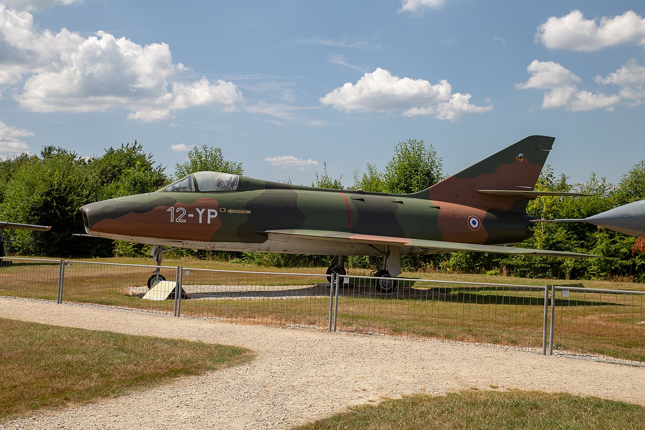 Dassault SMB2 français camouflé