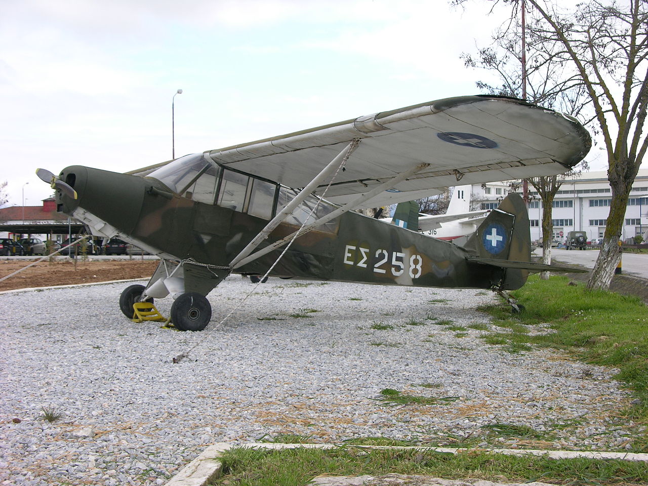 Piper PA-18 Super Cub (L-21B) de l'armée grecque