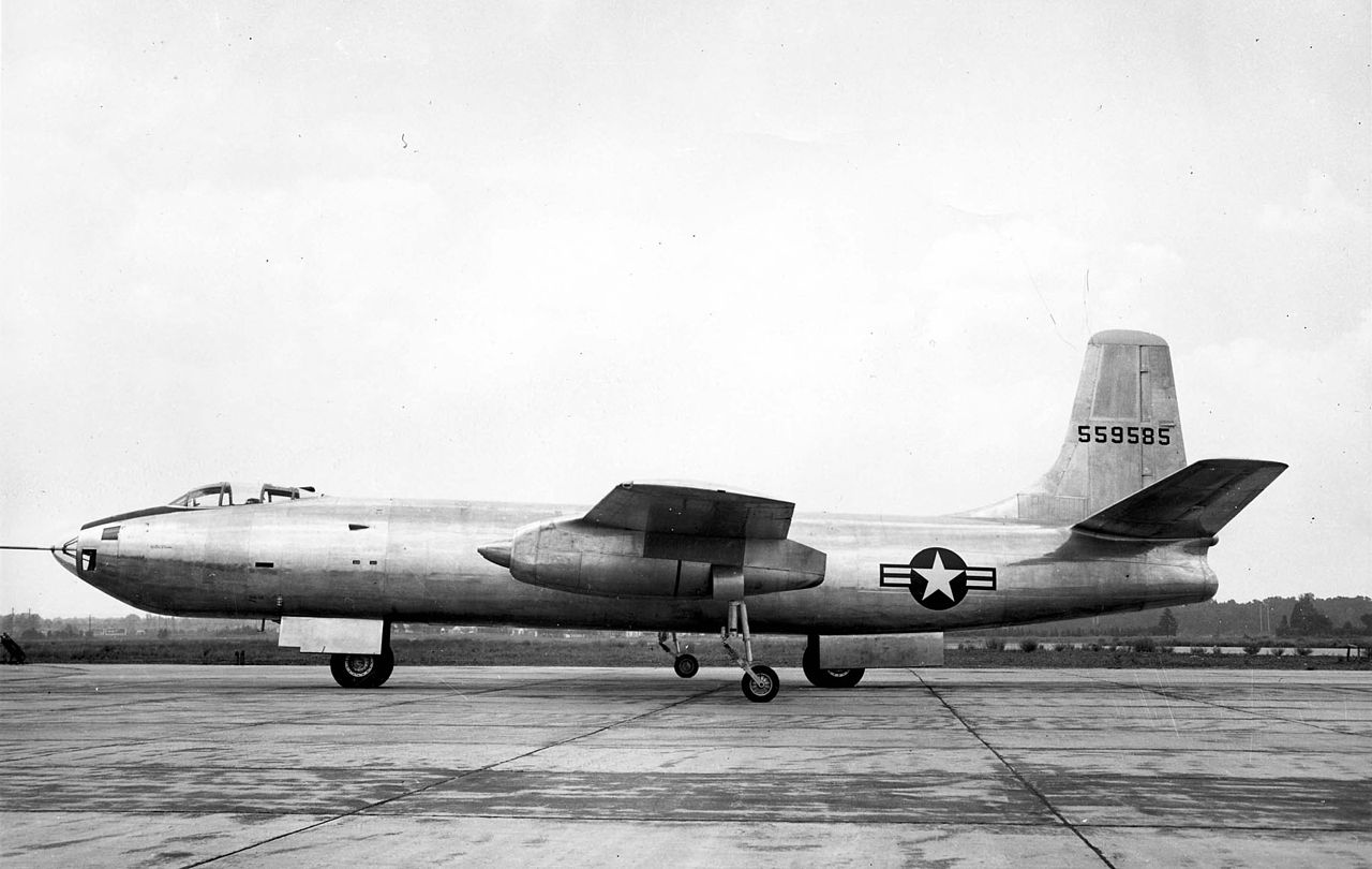 Martin XB-48 au sol vu de profil