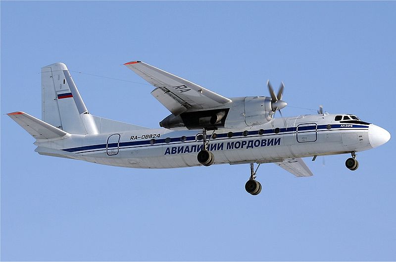 Antonov An-24RV civil en vol train sorti