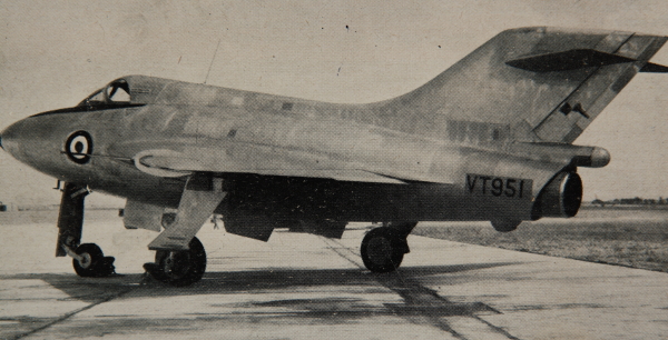 Boulton-Paul P.120 en livrée alu