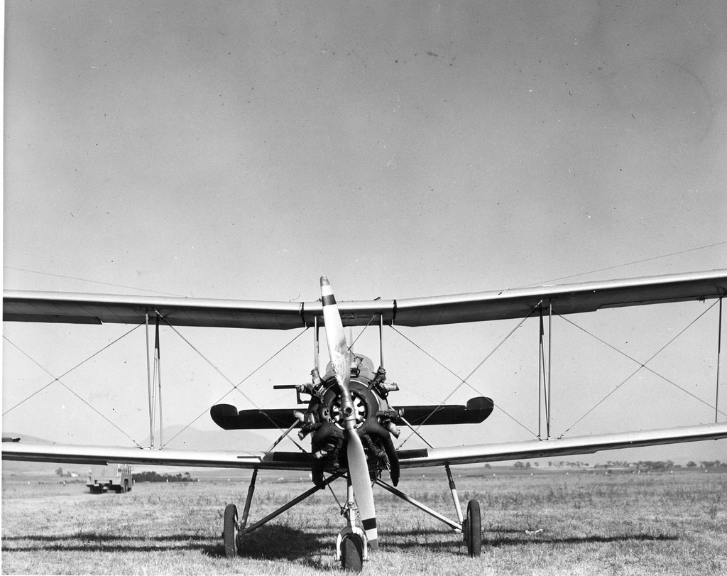 Curtiss N2C-2 Fledgling modifié vu de front