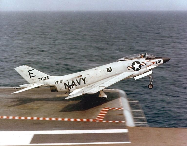 McDonnell F-3 Demon (F3H-2M) de l'US Navy au catapultage