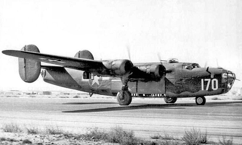 Consolidated B-24E Liberator de l'USAAF au sol