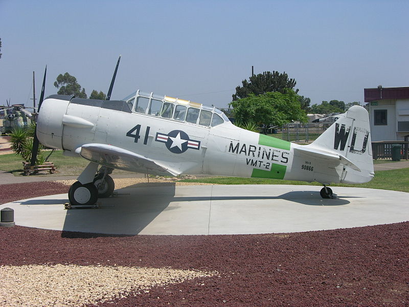 North American T-6 Texan (SNJ-5) de l'USMC