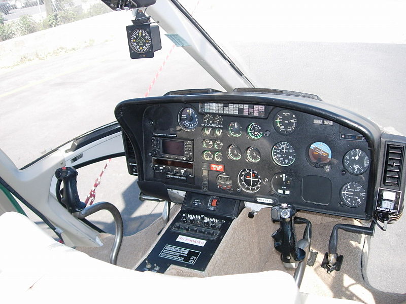 Aérospatiale AS355 F1 Ecureuil 2 - Cockpit