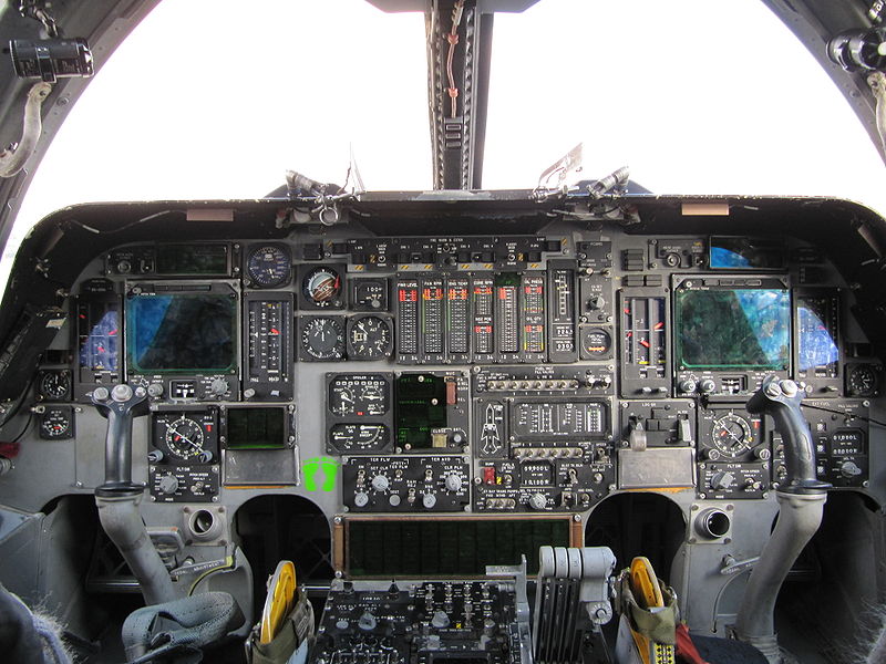 Rockwell B-1B Lancer - Cockpit