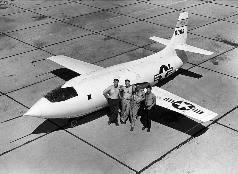 Bell X-1-2 en contreplongée