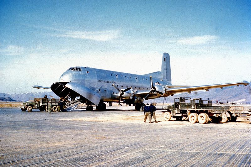 Douglas C-124A Globemaster II de l'USAF porte ouverte