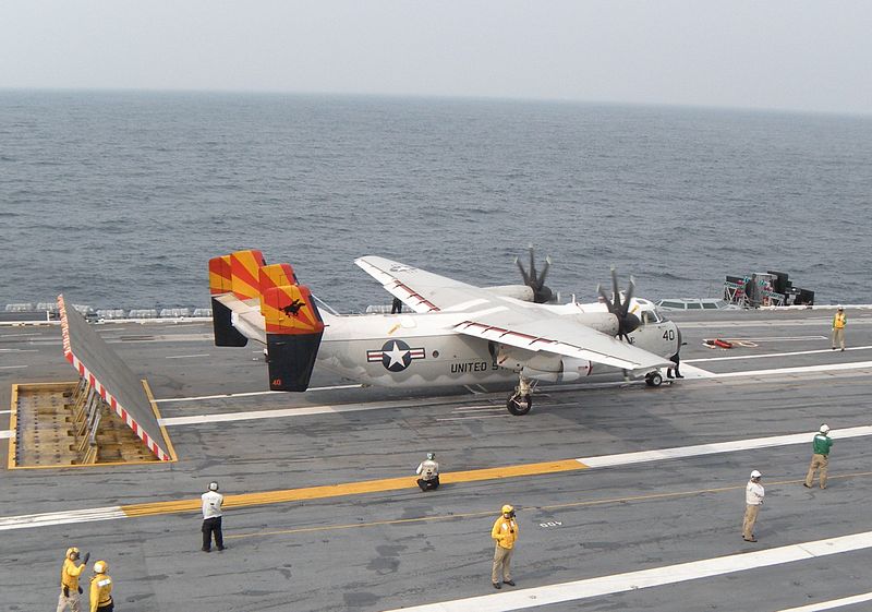 Grumman C-2 Greyhound (C-2AR) de l'US Navy au catapultage