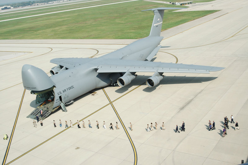 Lockheed C-5A Galaxy de l'USAF au sol