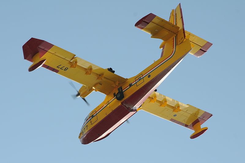 Canadair CL-415 croate en vol