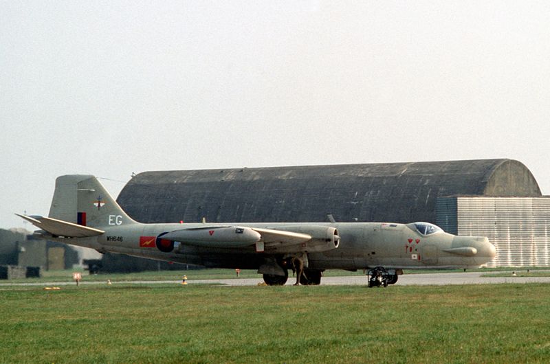 English Electric Canberra T.17