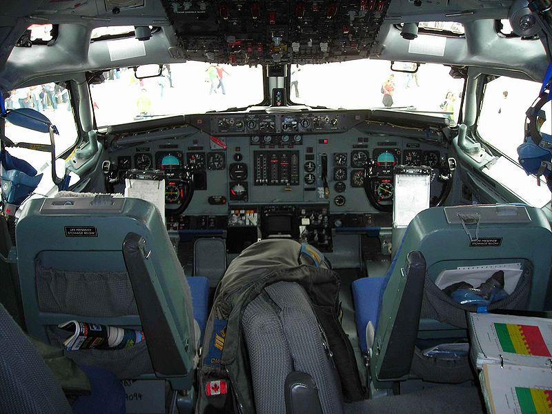 Boeing E-3 Sentry - Cockpit