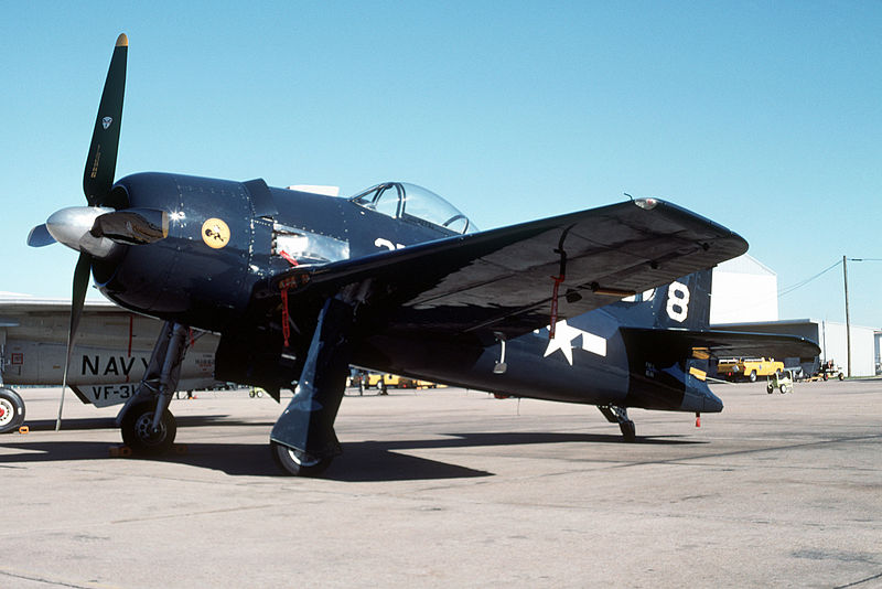 Grumman F8F Bearcat (F8F-1) de l'US Navy au sol