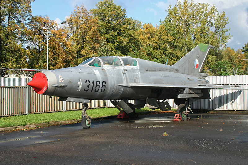 Mikoyan-Gourevitch MiG-21UM tchécoslovaque