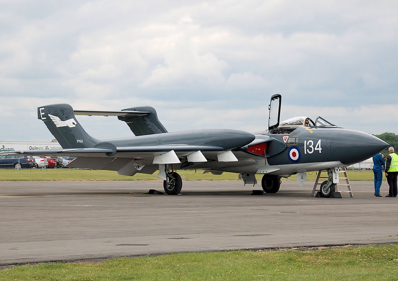 De Havilland DH-110 Sea Vixen D.3 au sol