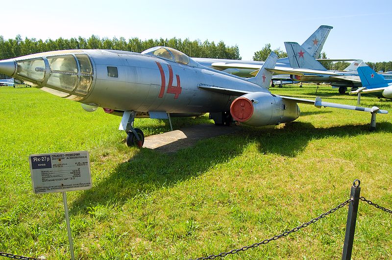 Yakovlev Yak-27R Mangrove soviétique vu de l'avant