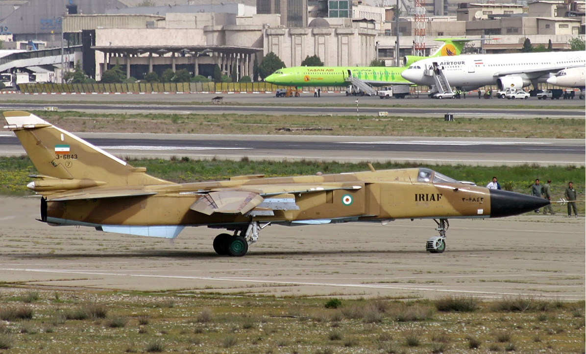 Sukhoï Su-24MK iranien au roulage