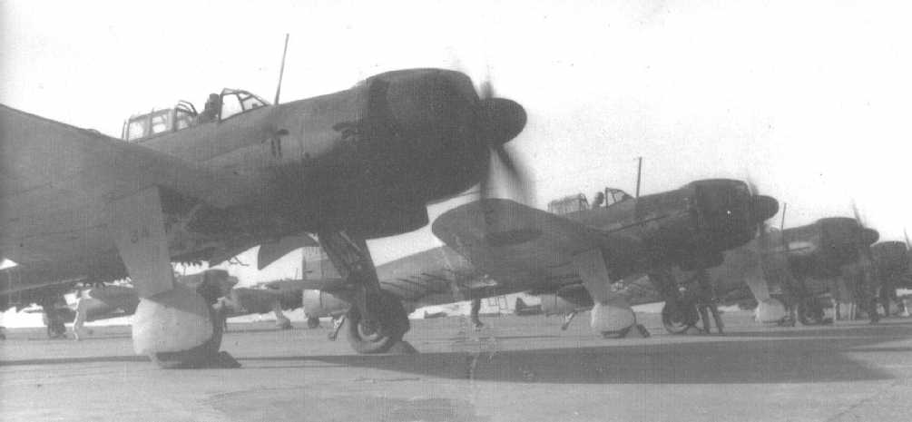 Nakajima B6N2 "Jill" alignés