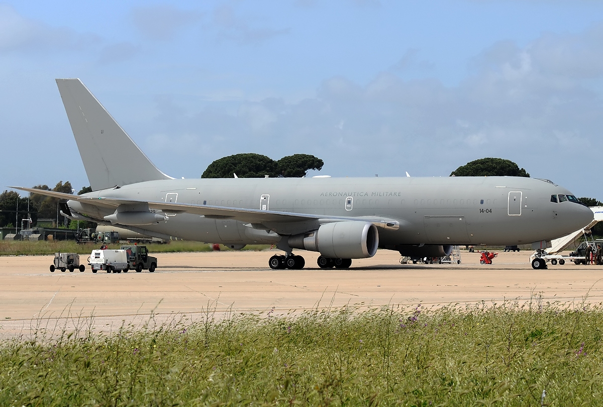 Boeing KC-767A italien au sol