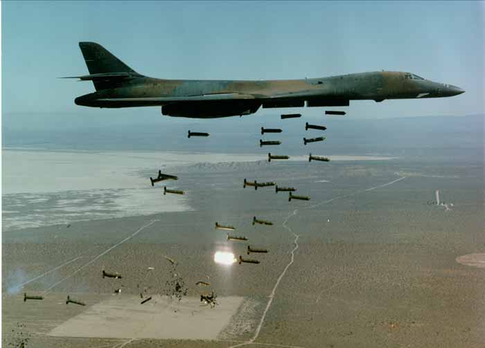 Rockwell B-1B Lancer de l'USAF en bombardement