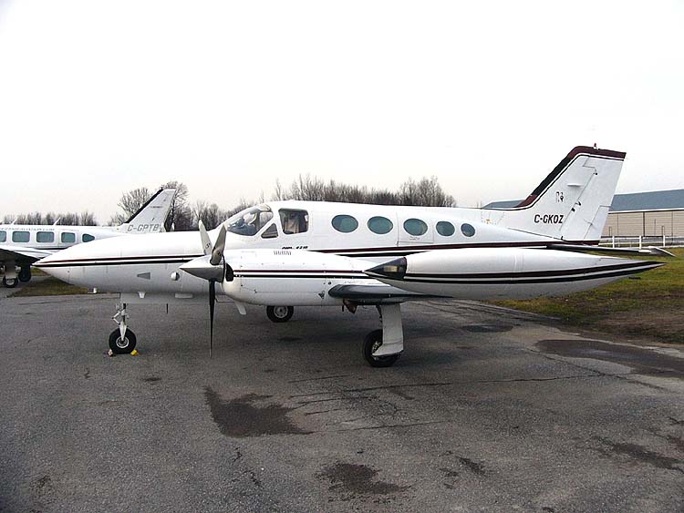 Cessna 421B civil vu de côté