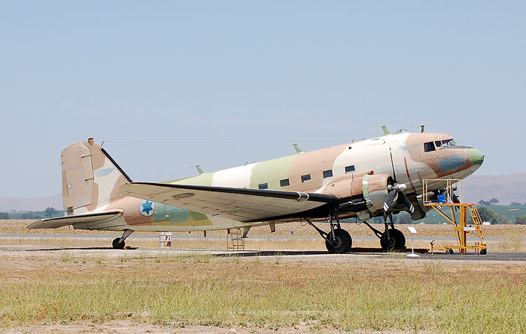 Douglas C-47B Dakota israélien