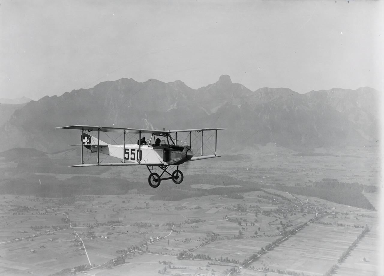 Haefeli DH-3a en vol