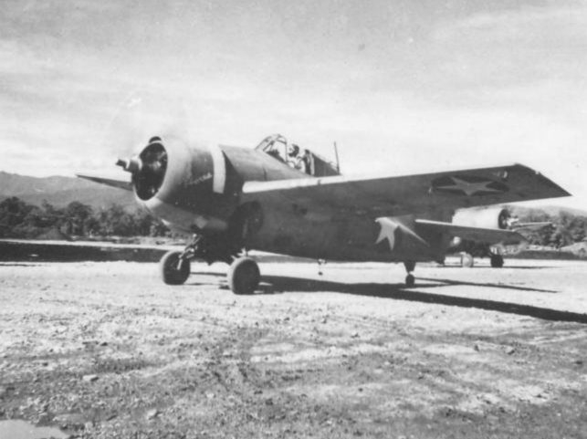 Grumman F4F-4 Wildcat de l'US Navy au sol