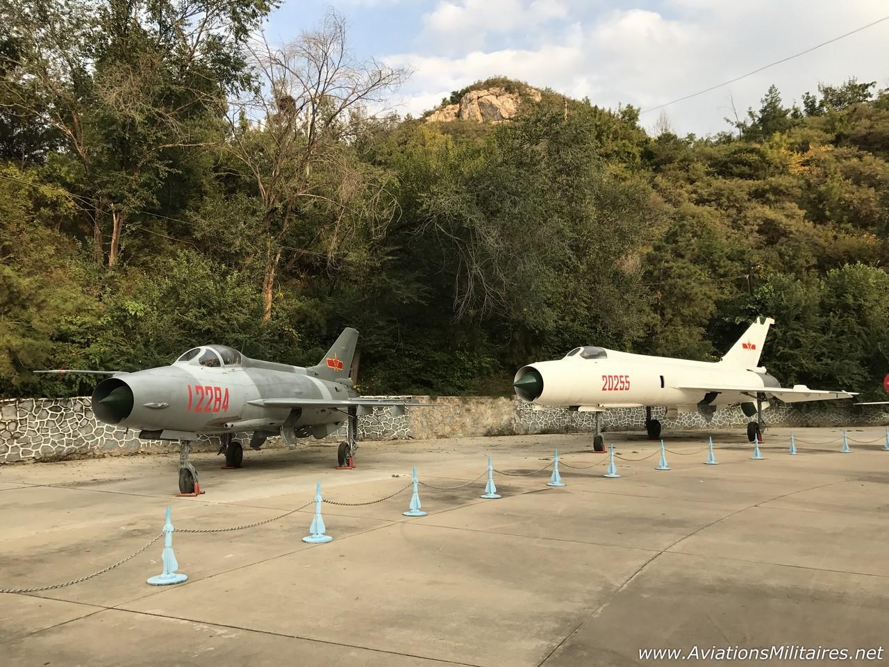 Chengdu J-7 et Shenyang J-8 par Nico2