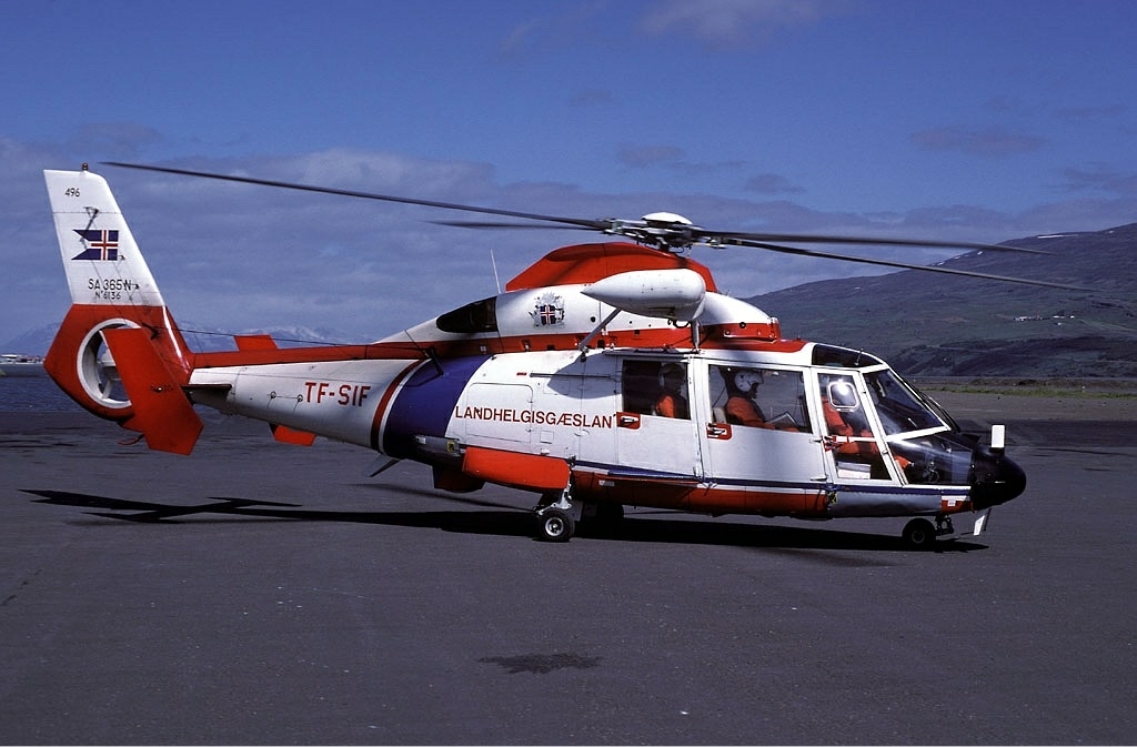 A rospatiale SA 365 Dauphin 2 A rospatiale SA 365 Dauphin 2