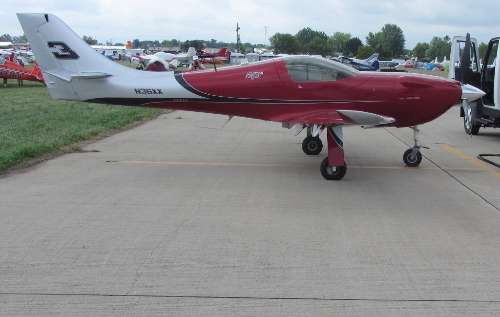 Lancair Legacy civil vu de profil