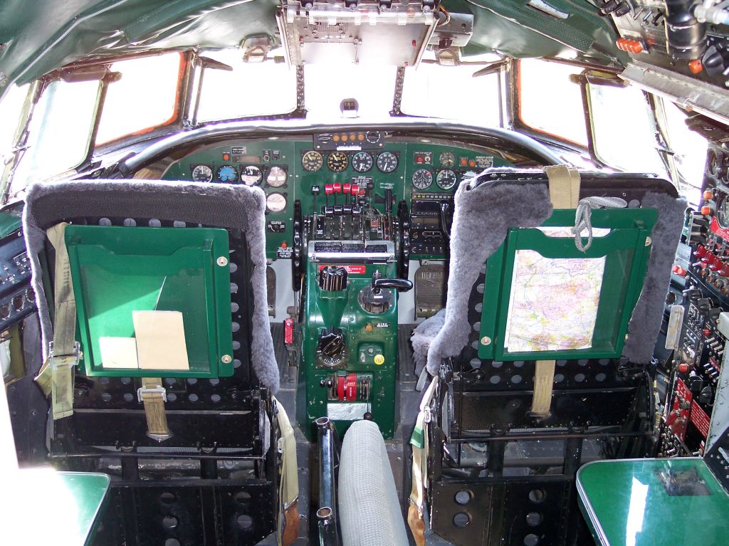 Lockheed C-69 Constellation (L-749) - Cockpit