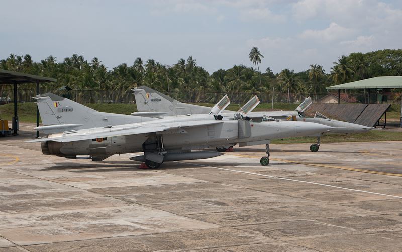 Mikoyan-Gourevitch MiG-23UB sri-lankais