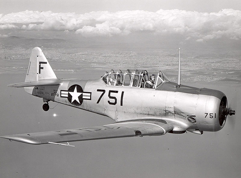 North American T-6 Texan (SNJ-4) de l'US Navy