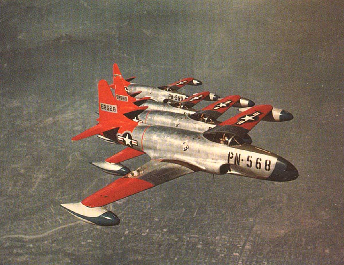 Lockheed P-80 / F-80 Shooting Star de l'USAF en vol