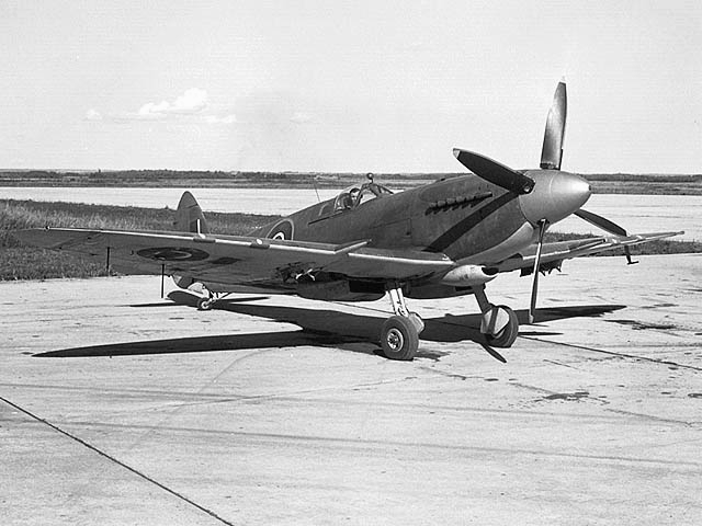 Supermarine Seafire F.15 de la marine canadienne