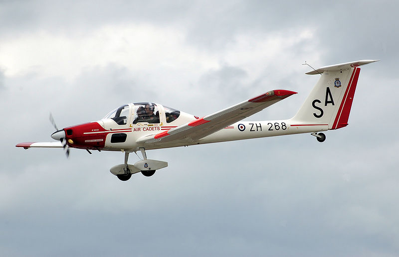 Grob G-109 (Vigilant T.1) de la RAF à l'atterrissage