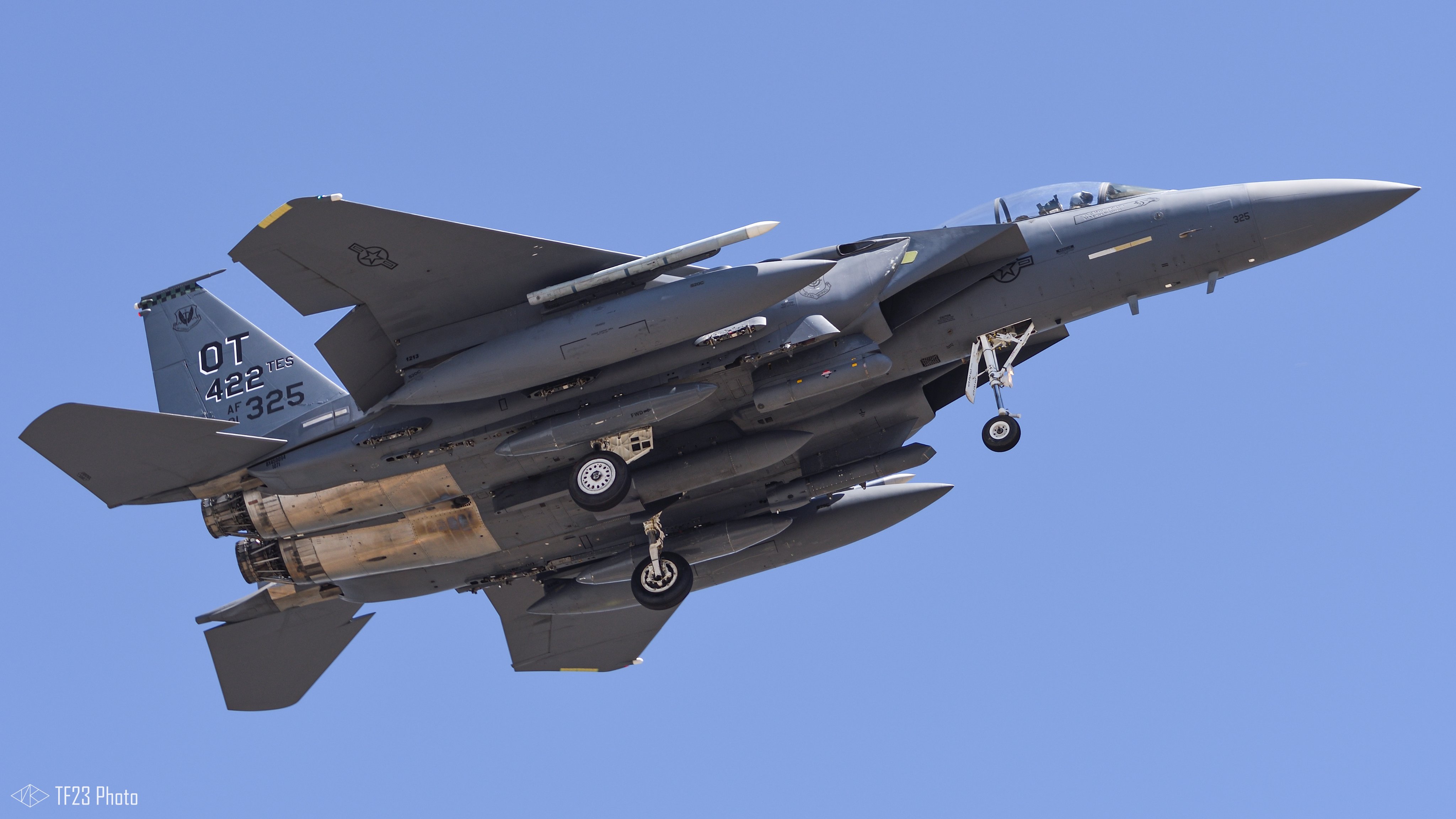 AN/ASQ-236 sous un F-15E