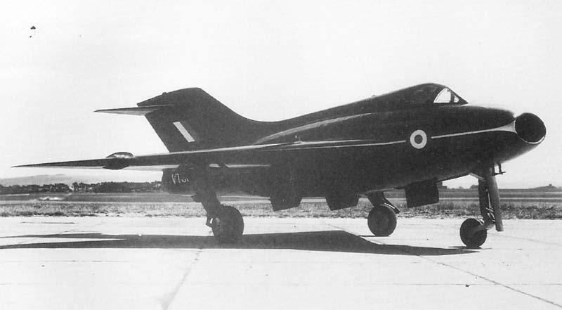 Boulton-Paul P.120 en noir au sol