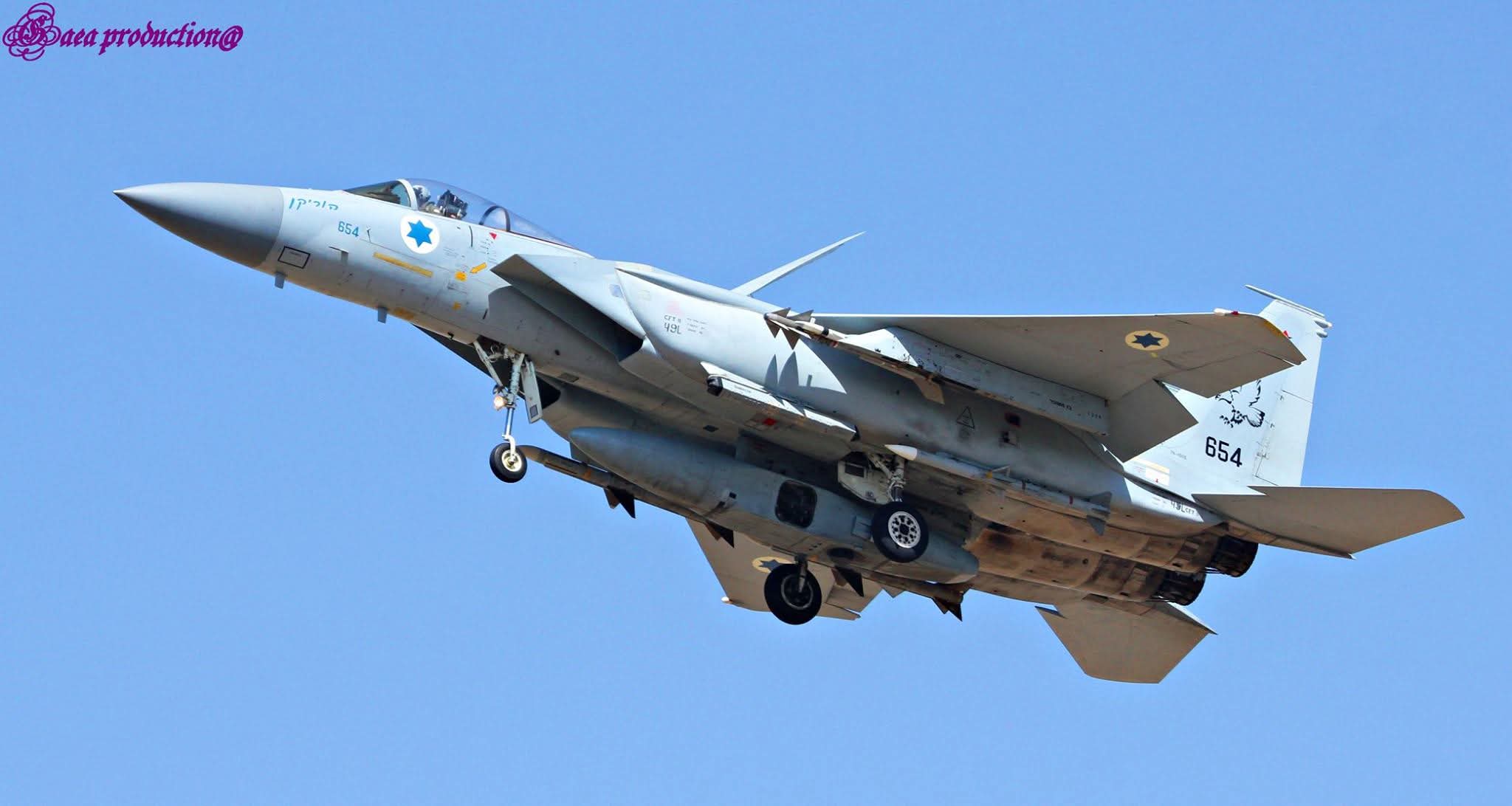 Nacelle Ophir sous un F-15C