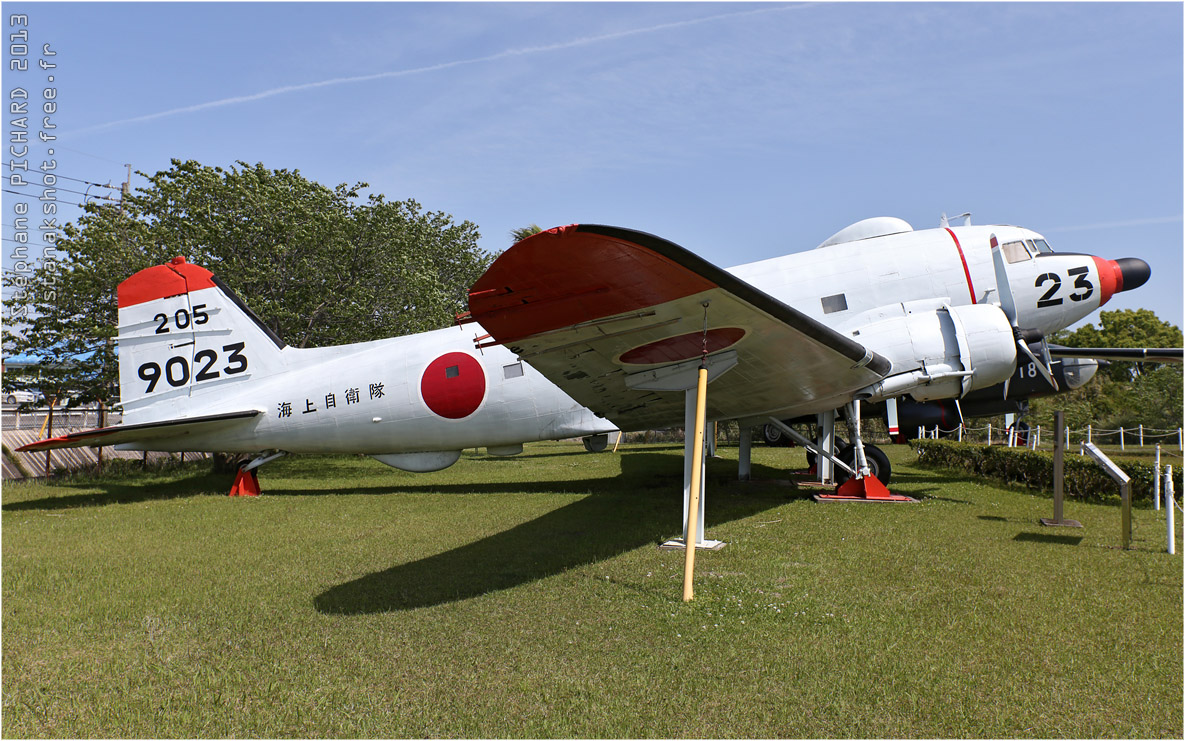 Douglas EC-47J Dakota de la marine japonaise par Stanak