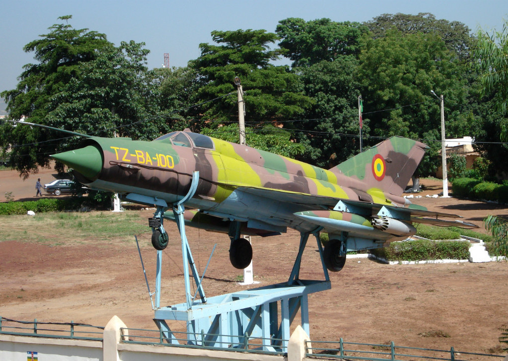 Mikoyan-Gourevitch MiG-21Bis malien exposé